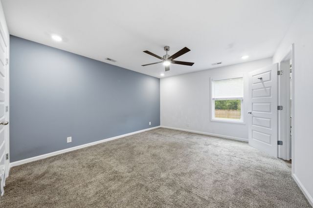 486 Mattingly Dr, Clarksville, TN 37042