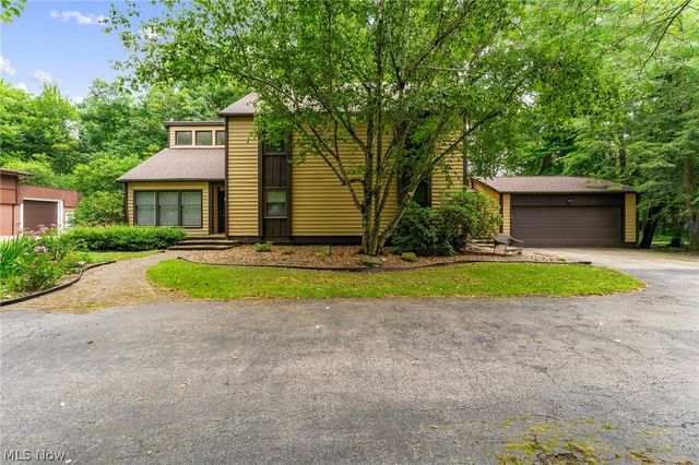 5573 Logan Arms Drive, Youngstown, OH 44420