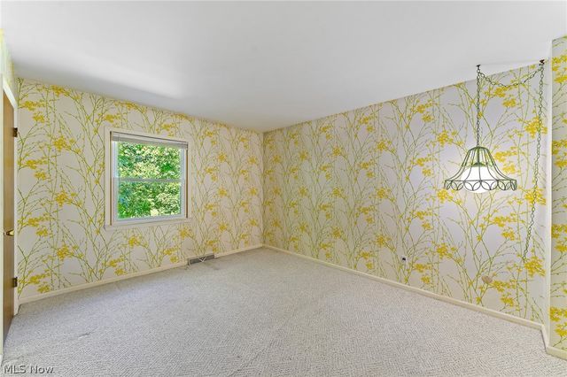 5573 Logan Arms Drive, Youngstown, OH 44420