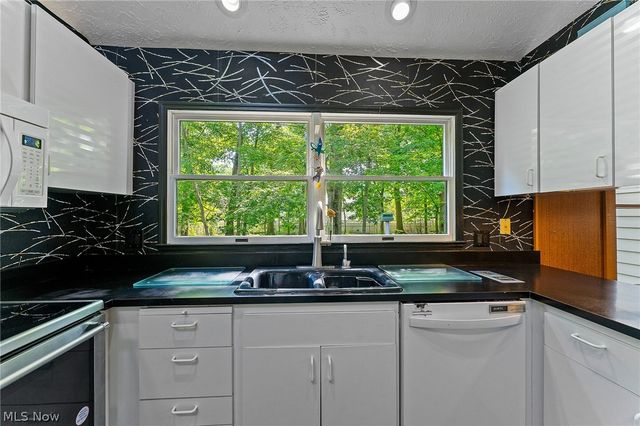 5573 Logan Arms Drive, Youngstown, OH 44420
