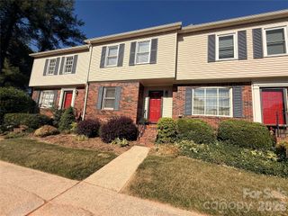 2705 North Center Street NW 65, Hickory, NC 28601