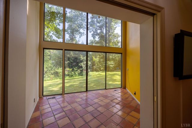 2246 Country Club, Appomattox, VA 24522