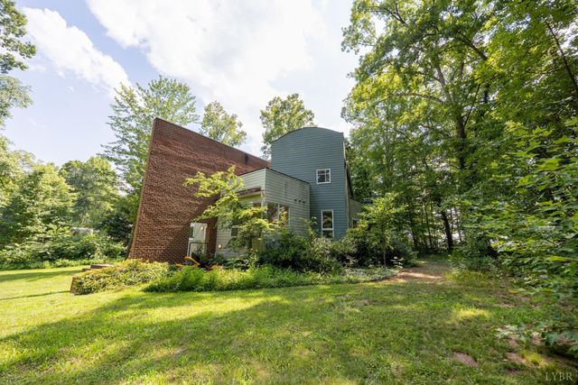 2246 Country Club, Appomattox, VA 24522