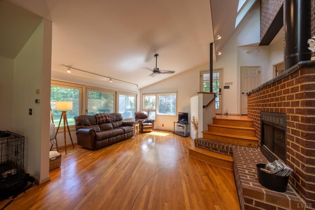 2246 Country Club, Appomattox, VA 24522