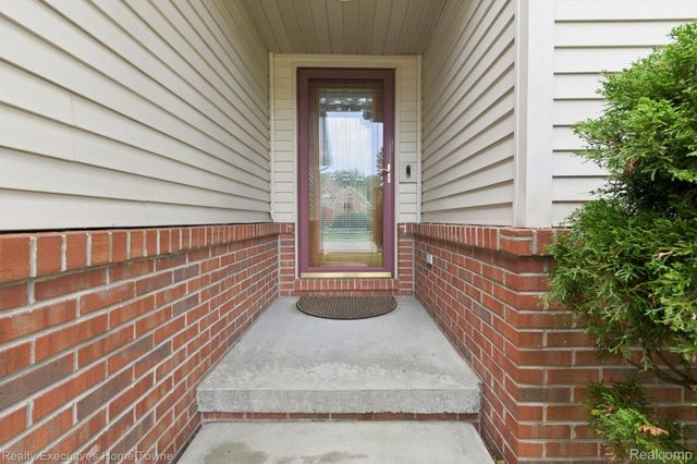 3799 Arlington Avenue, Fort Gratiot Charter Township, MI 48059