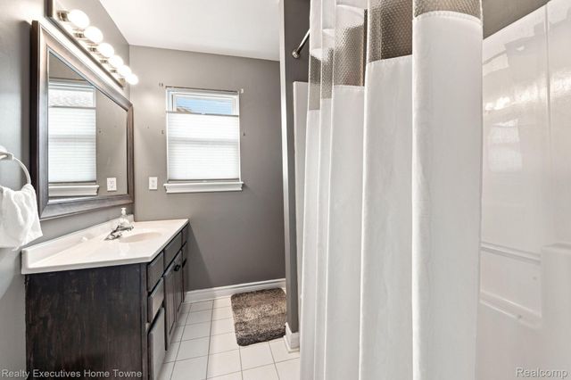 3799 Arlington Avenue, Fort Gratiot Charter Township, MI 48059