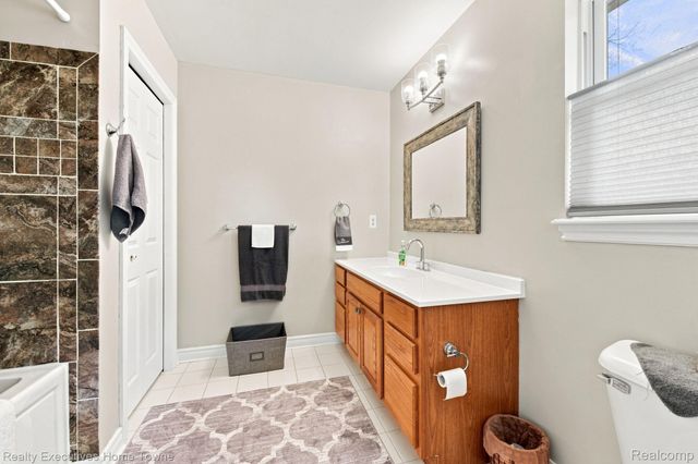 3799 Arlington Avenue, Fort Gratiot Charter Township, MI 48059