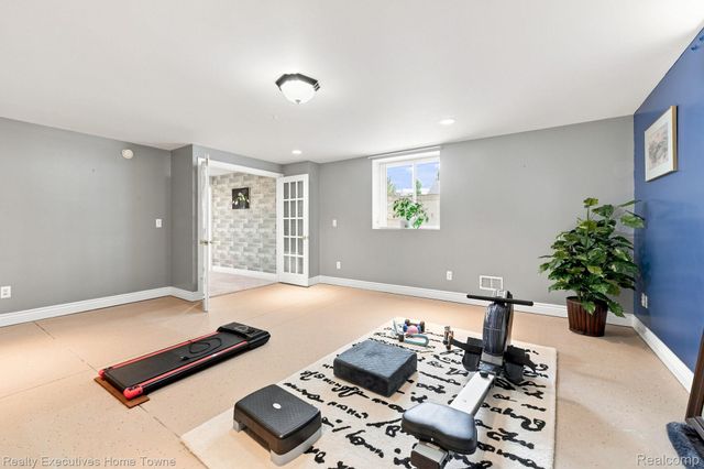 3799 Arlington Avenue, Fort Gratiot Charter Township, MI 48059