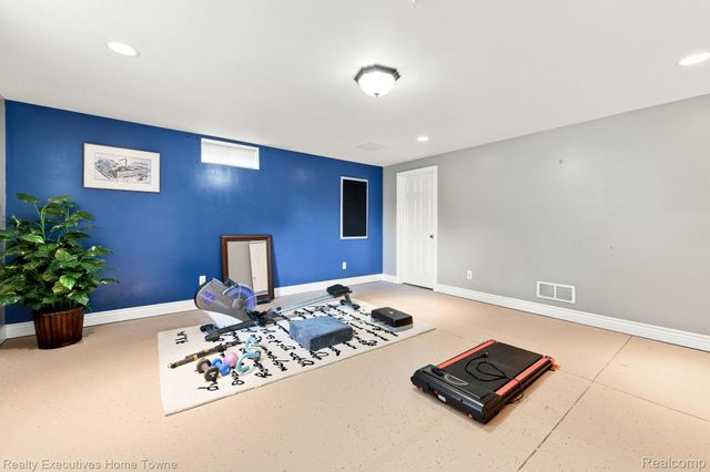 3799 Arlington Avenue, Fort Gratiot Charter Township, MI 48059