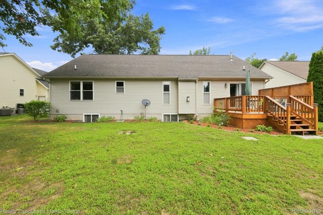 3799 Arlington Avenue, Fort Gratiot Charter Township, MI 48059