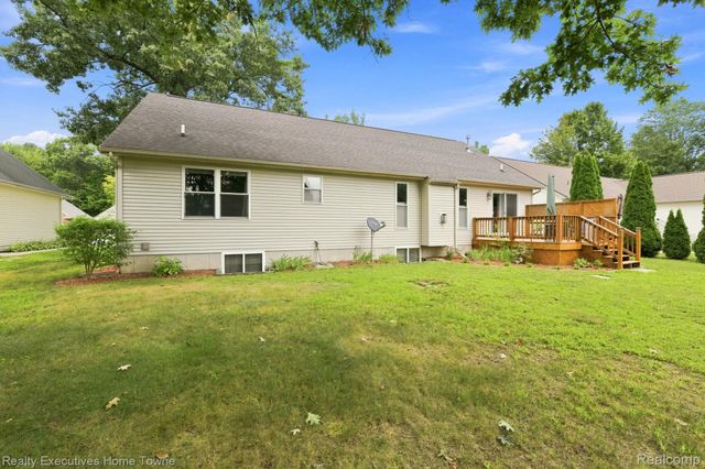 3799 Arlington Avenue, Fort Gratiot Charter Township, MI 48059