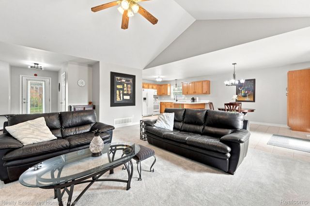 3799 Arlington Avenue, Fort Gratiot Charter Township, MI 48059