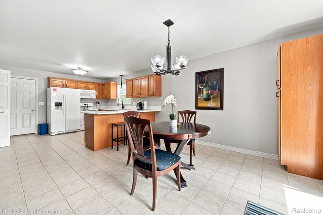 3799 Arlington Avenue, Fort Gratiot Charter Township, MI 48059
