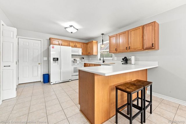 3799 Arlington Avenue, Fort Gratiot Charter Township, MI 48059