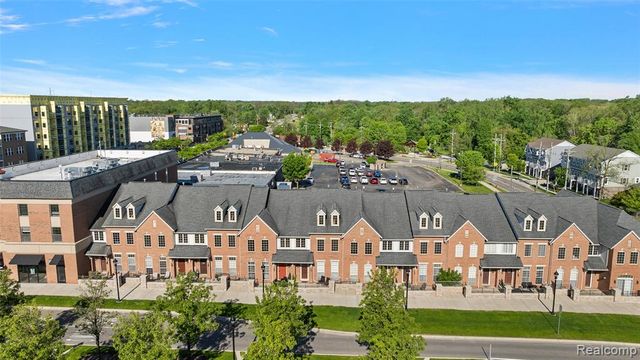 13 N N Squirrel Road, Auburn Hills, MI 48326