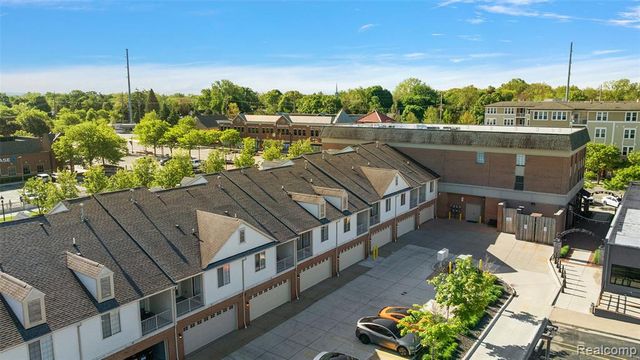 13 N N Squirrel Road, Auburn Hills, MI 48326