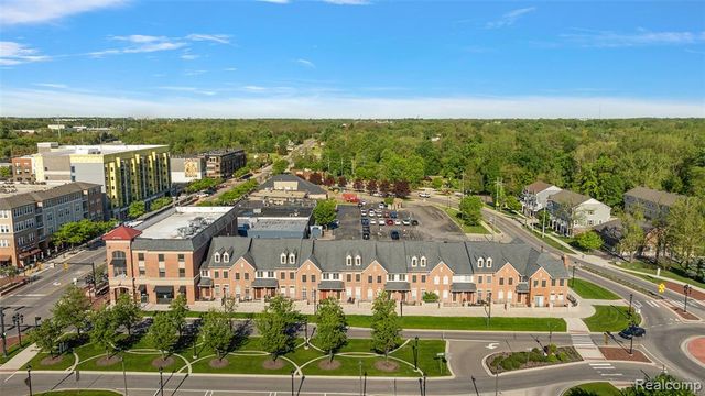 13 N N Squirrel Road, Auburn Hills, MI 48326