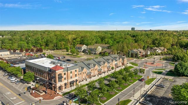 13 N N Squirrel Road, Auburn Hills, MI 48326