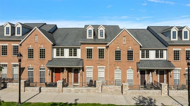 13 N N Squirrel Road, Auburn Hills, MI 48326