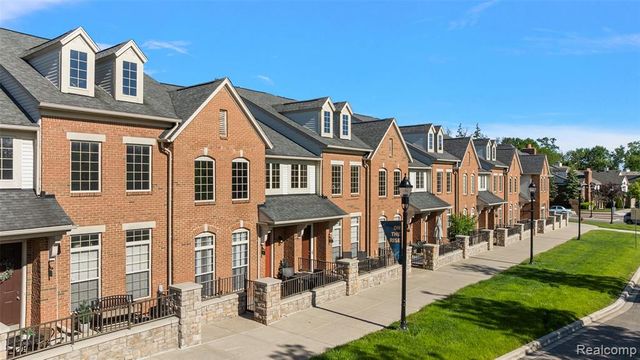 13 N N Squirrel Road, Auburn Hills, MI 48326