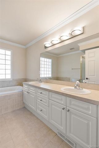 13 N N Squirrel Road, Auburn Hills, MI 48326