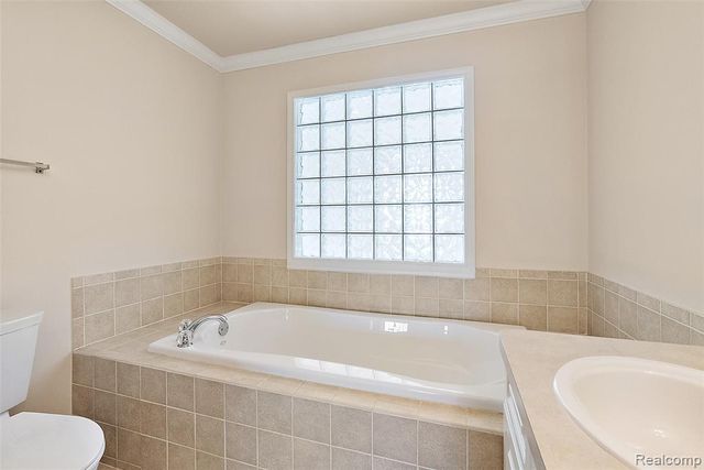13 N N Squirrel Road, Auburn Hills, MI 48326