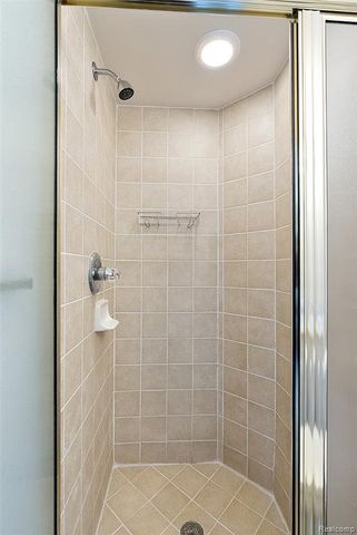 13 N N Squirrel Road, Auburn Hills, MI 48326