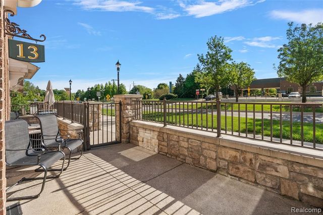 13 N N Squirrel Road, Auburn Hills, MI 48326