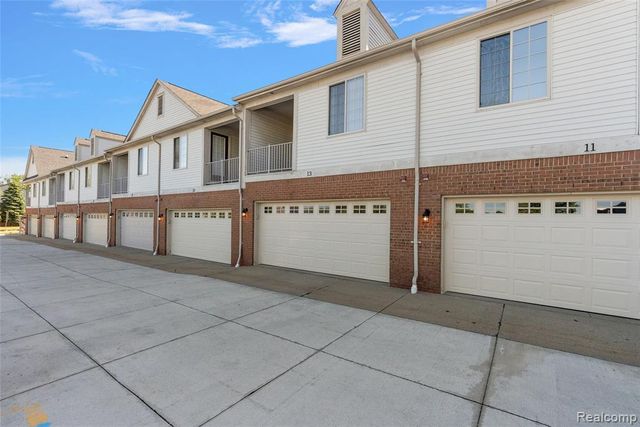 13 N N Squirrel Road, Auburn Hills, MI 48326