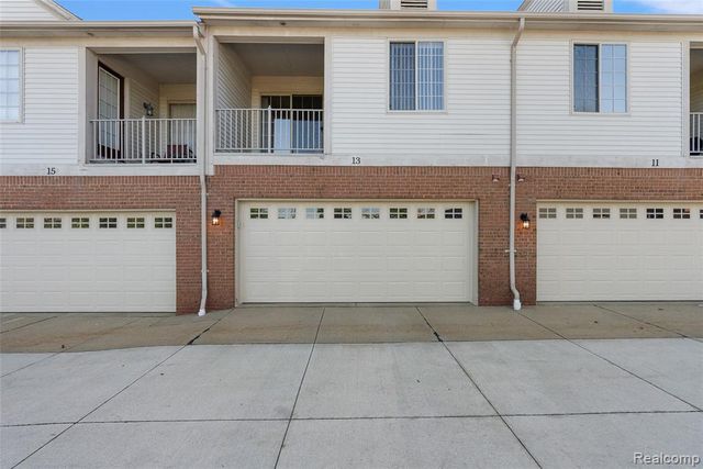 13 N N Squirrel Road, Auburn Hills, MI 48326