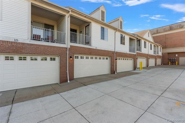 13 N N Squirrel Road, Auburn Hills, MI 48326