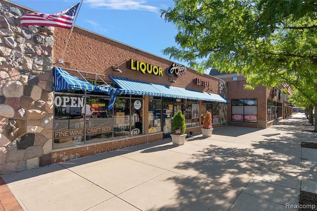 13 N N Squirrel Road, Auburn Hills, MI 48326