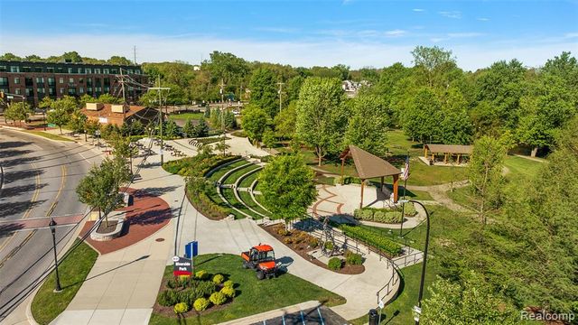 13 N N Squirrel Road, Auburn Hills, MI 48326