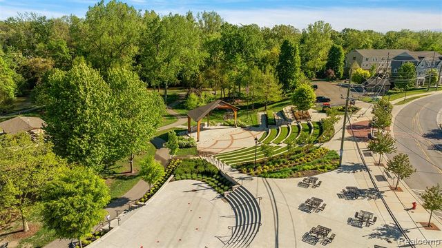13 N N Squirrel Road, Auburn Hills, MI 48326