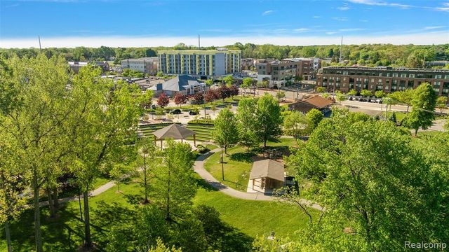 13 N N Squirrel Road, Auburn Hills, MI 48326