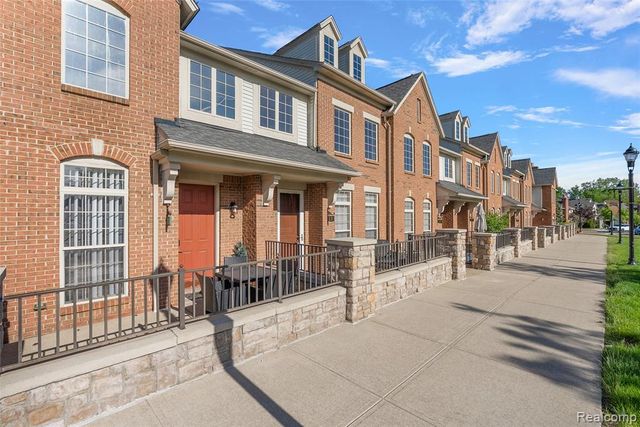 13 N N Squirrel Road, Auburn Hills, MI 48326