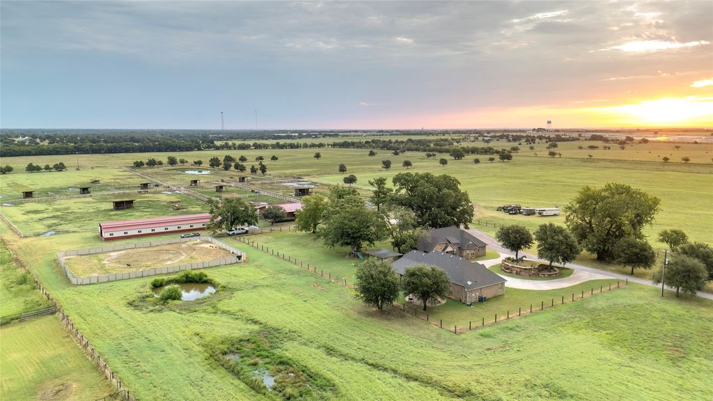 777 Stiles Road 789, Whitesboro, TX 76273