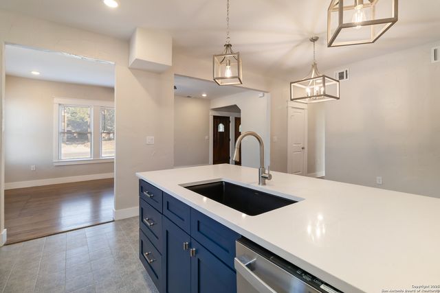 424 Club, San Antonio, TX 78201