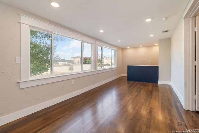 424 Club, San Antonio, TX 78201
