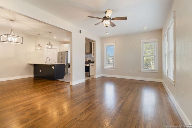 424 Club, San Antonio, TX 78201
