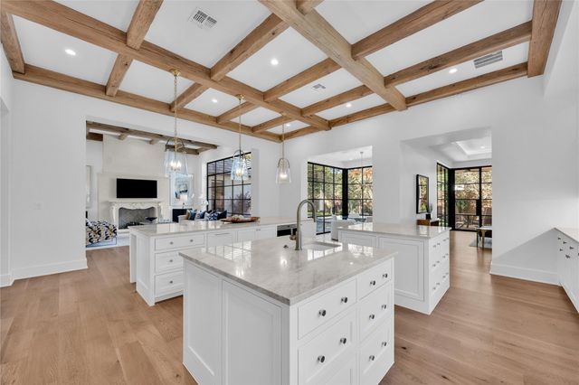 5009 Timberline DR, Austin, TX 78746