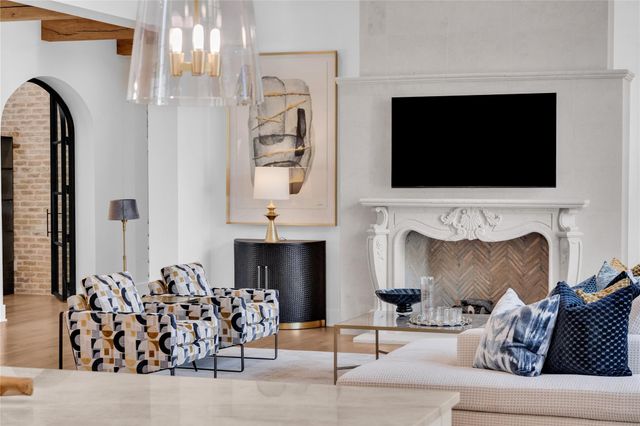 5009 Timberline DR, Austin, TX 78746