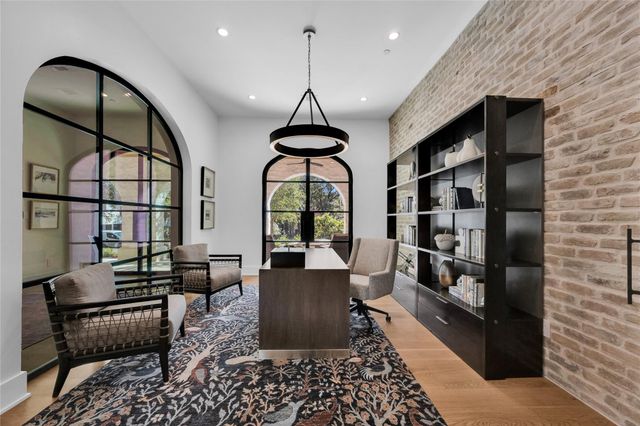 5009 Timberline DR, Austin, TX 78746