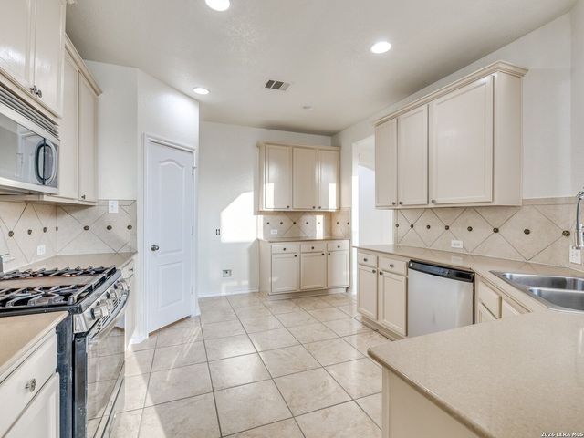 24822 CATALAN CLIFF, San Antonio, TX 78261