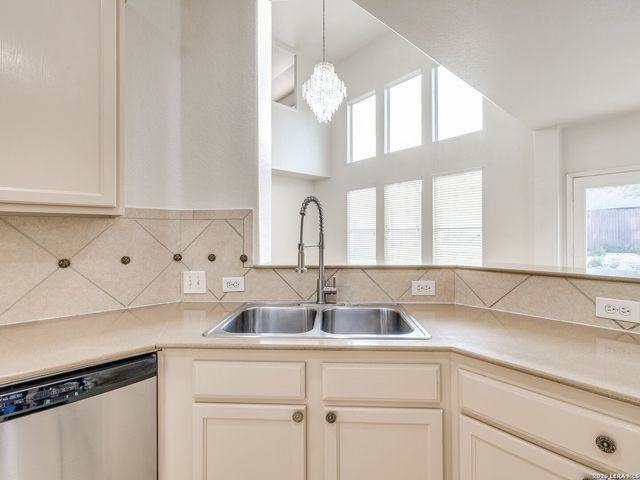 24822 CATALAN CLIFF, San Antonio, TX 78261