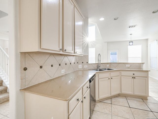 24822 CATALAN CLIFF, San Antonio, TX 78261