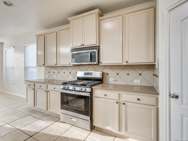 24822 CATALAN CLIFF, San Antonio, TX 78261