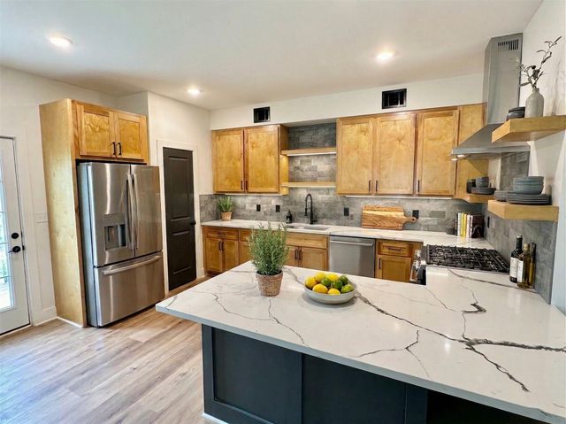 1002 E 33rd Street, Houston, TX 77022