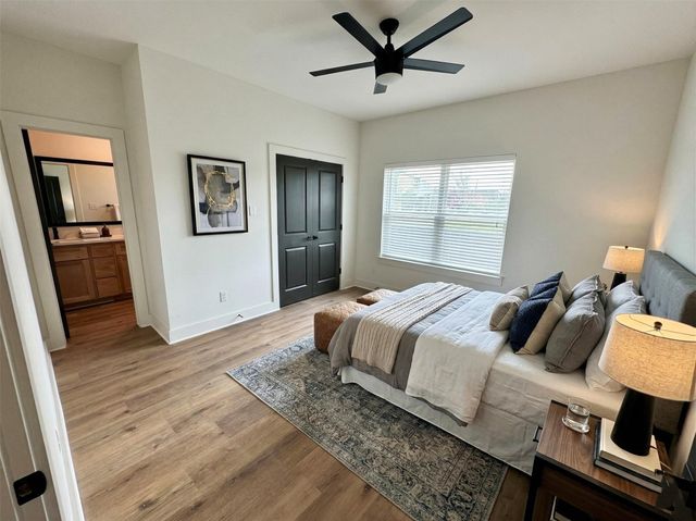 1002 E 33rd Street, Houston, TX 77022