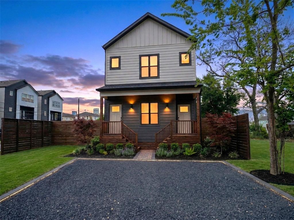 1002 E 33rd Street, Houston, TX 77022